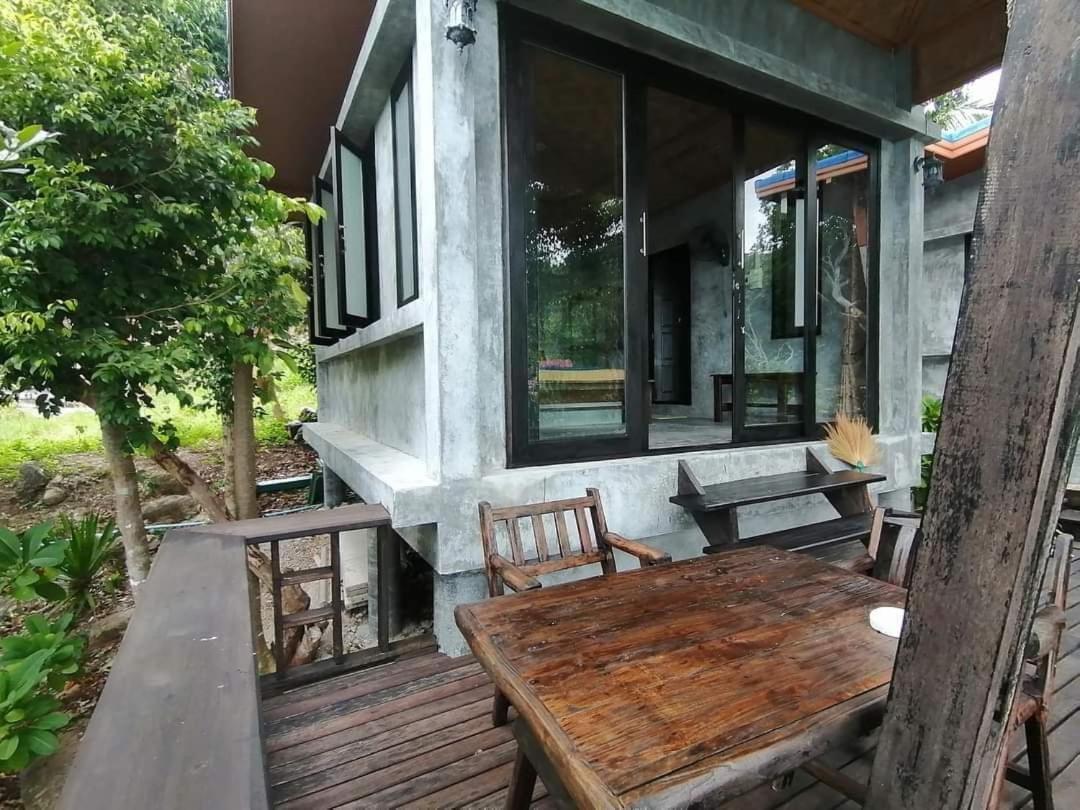 Chabalay Resort Ko Tao Exterior photo